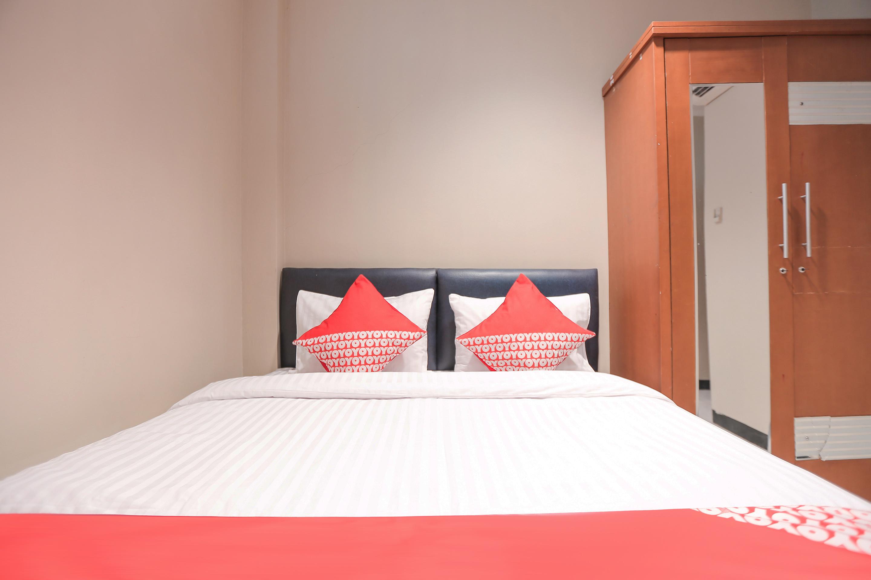Oyo 117 Blueberry Homestay Jakarta Buitenkant foto