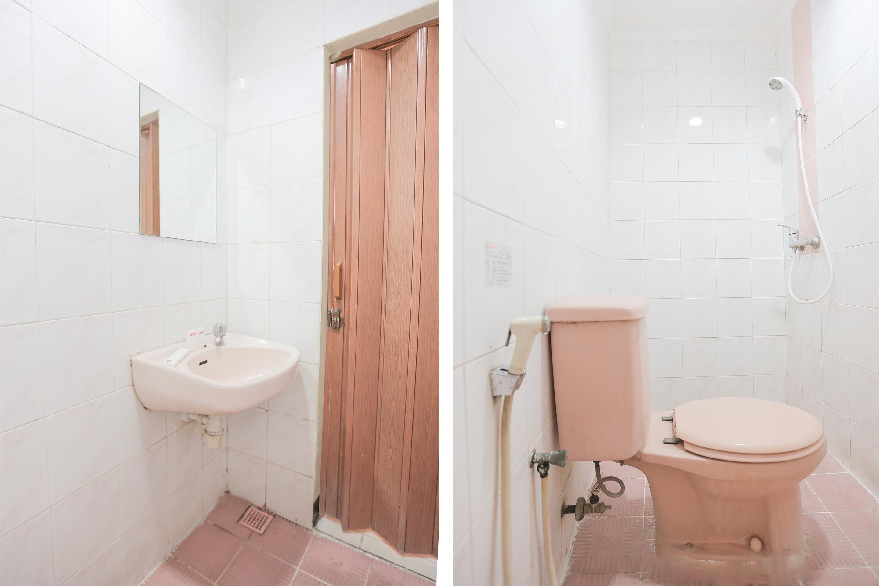 Oyo 117 Blueberry Homestay Jakarta Buitenkant foto