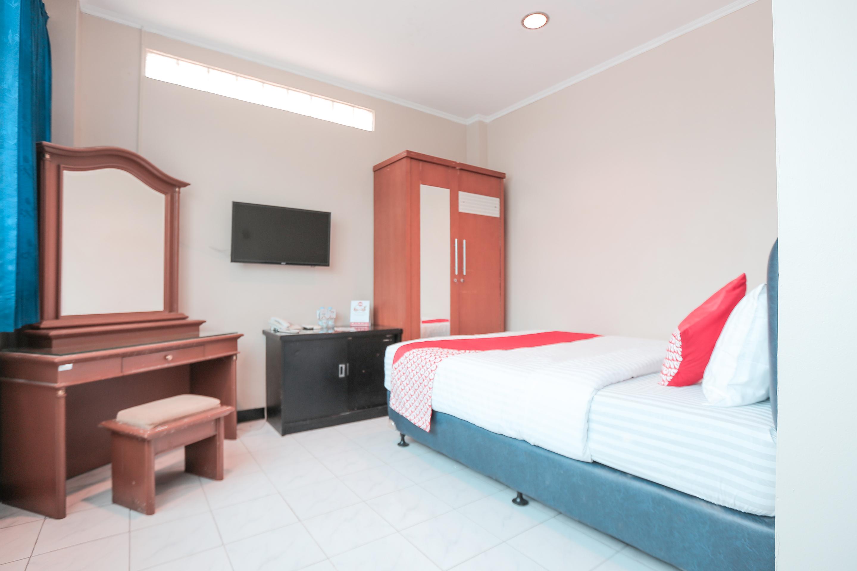 Oyo 117 Blueberry Homestay Jakarta Buitenkant foto