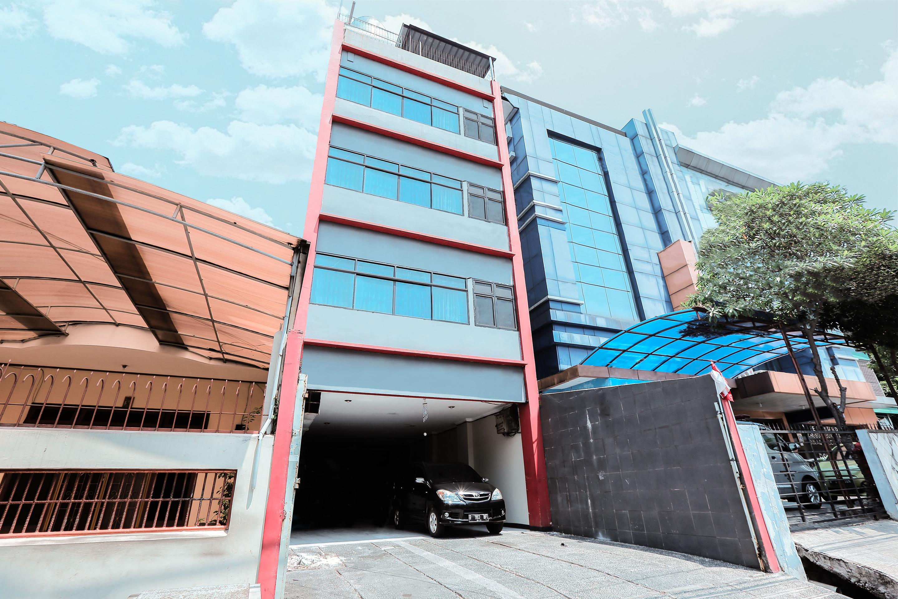 Oyo 117 Blueberry Homestay Jakarta Buitenkant foto