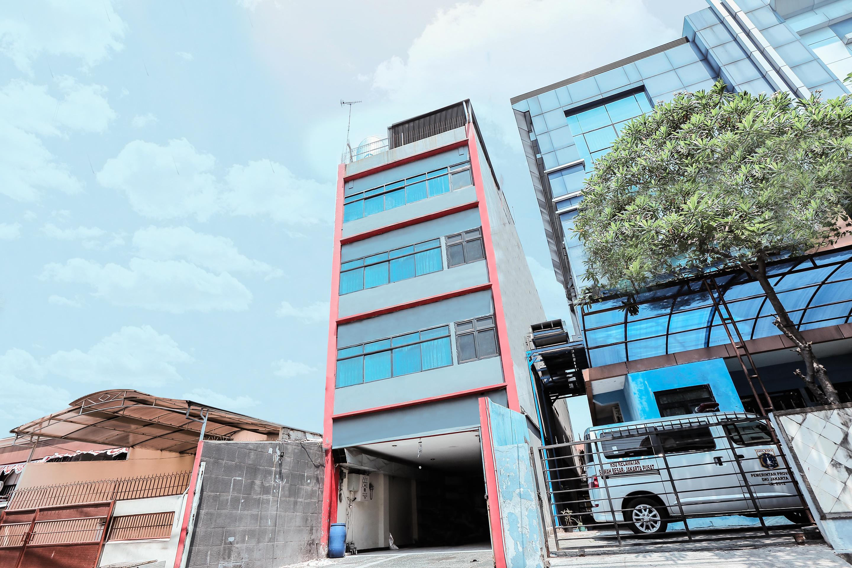 Oyo 117 Blueberry Homestay Jakarta Buitenkant foto