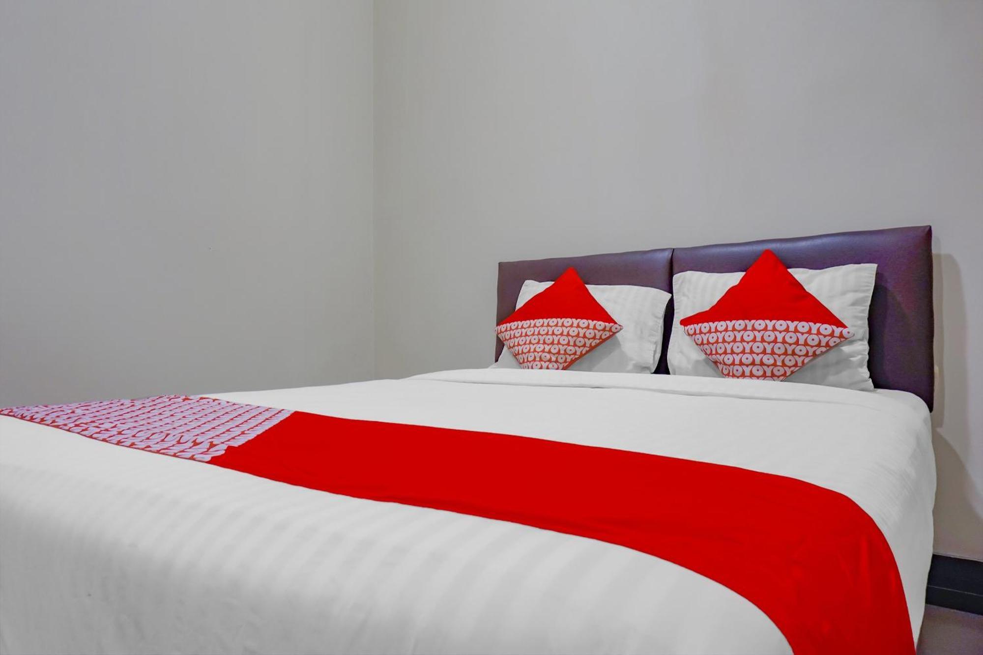 Oyo 117 Blueberry Homestay Jakarta Buitenkant foto