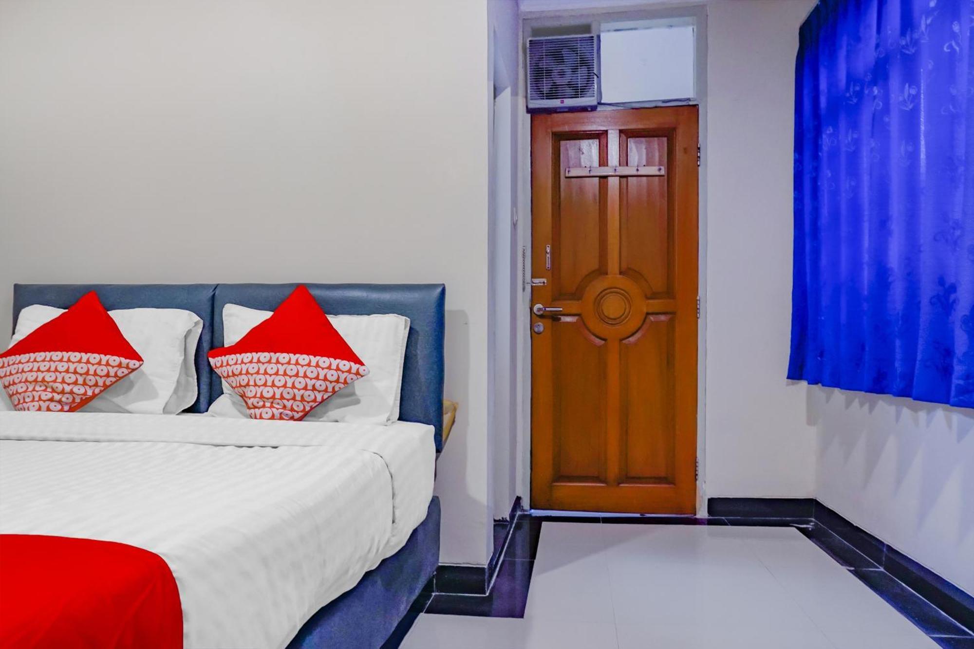 Oyo 117 Blueberry Homestay Jakarta Buitenkant foto
