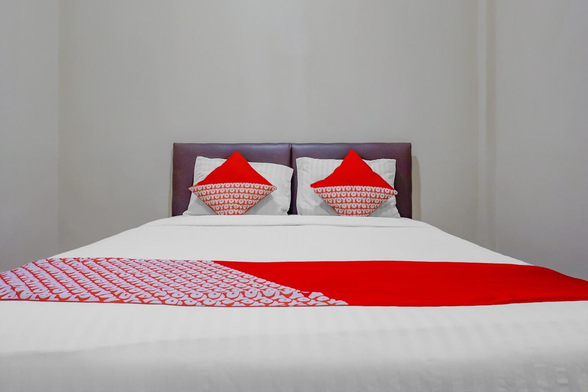 Oyo 117 Blueberry Homestay Jakarta Buitenkant foto
