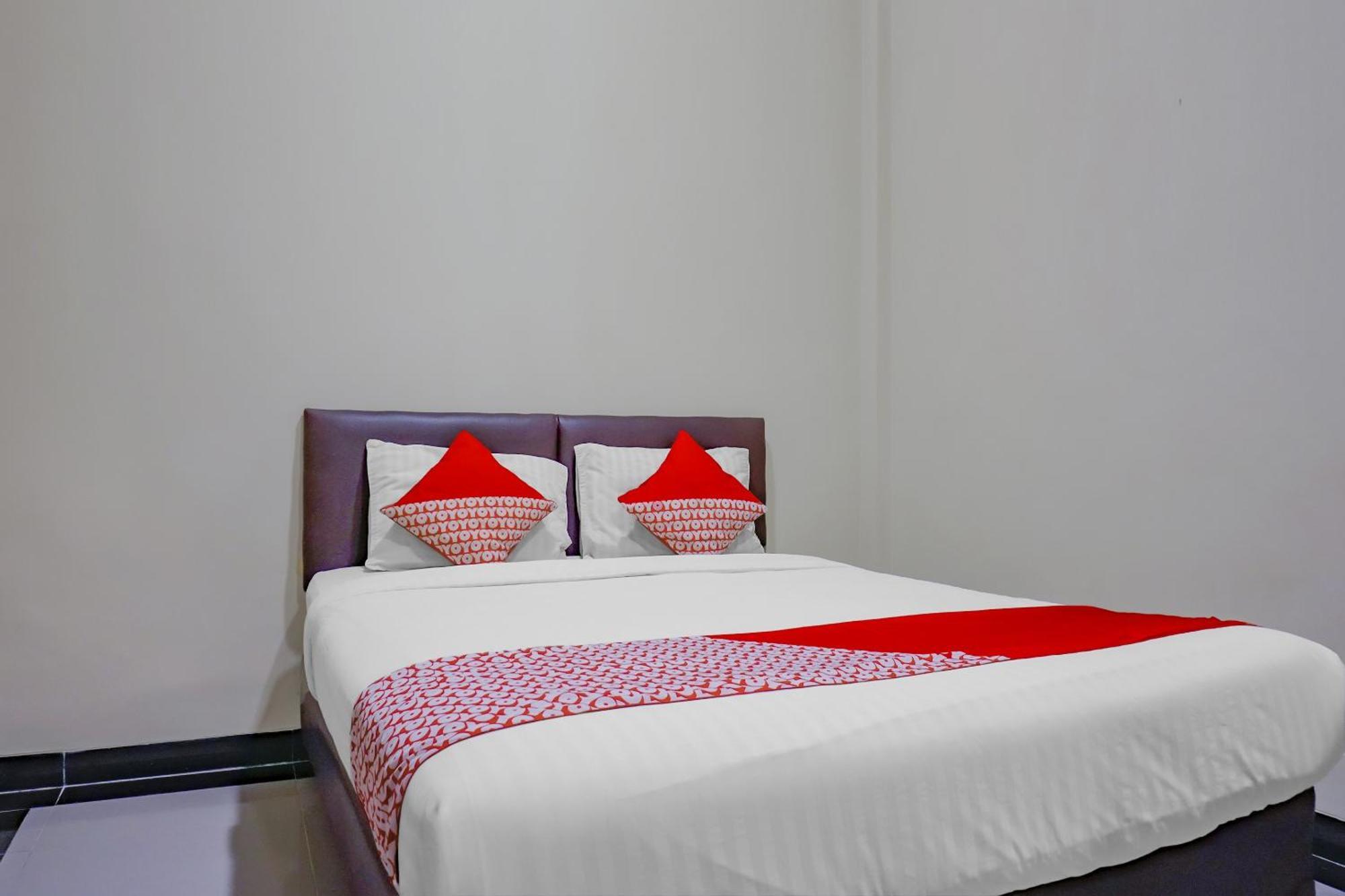 Oyo 117 Blueberry Homestay Jakarta Buitenkant foto