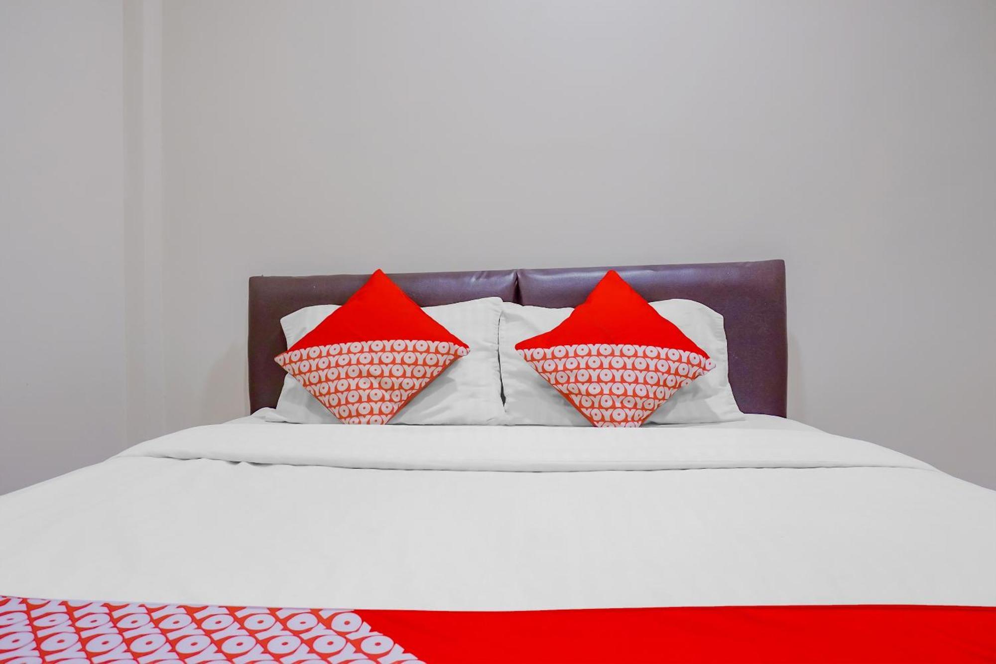 Oyo 117 Blueberry Homestay Jakarta Buitenkant foto